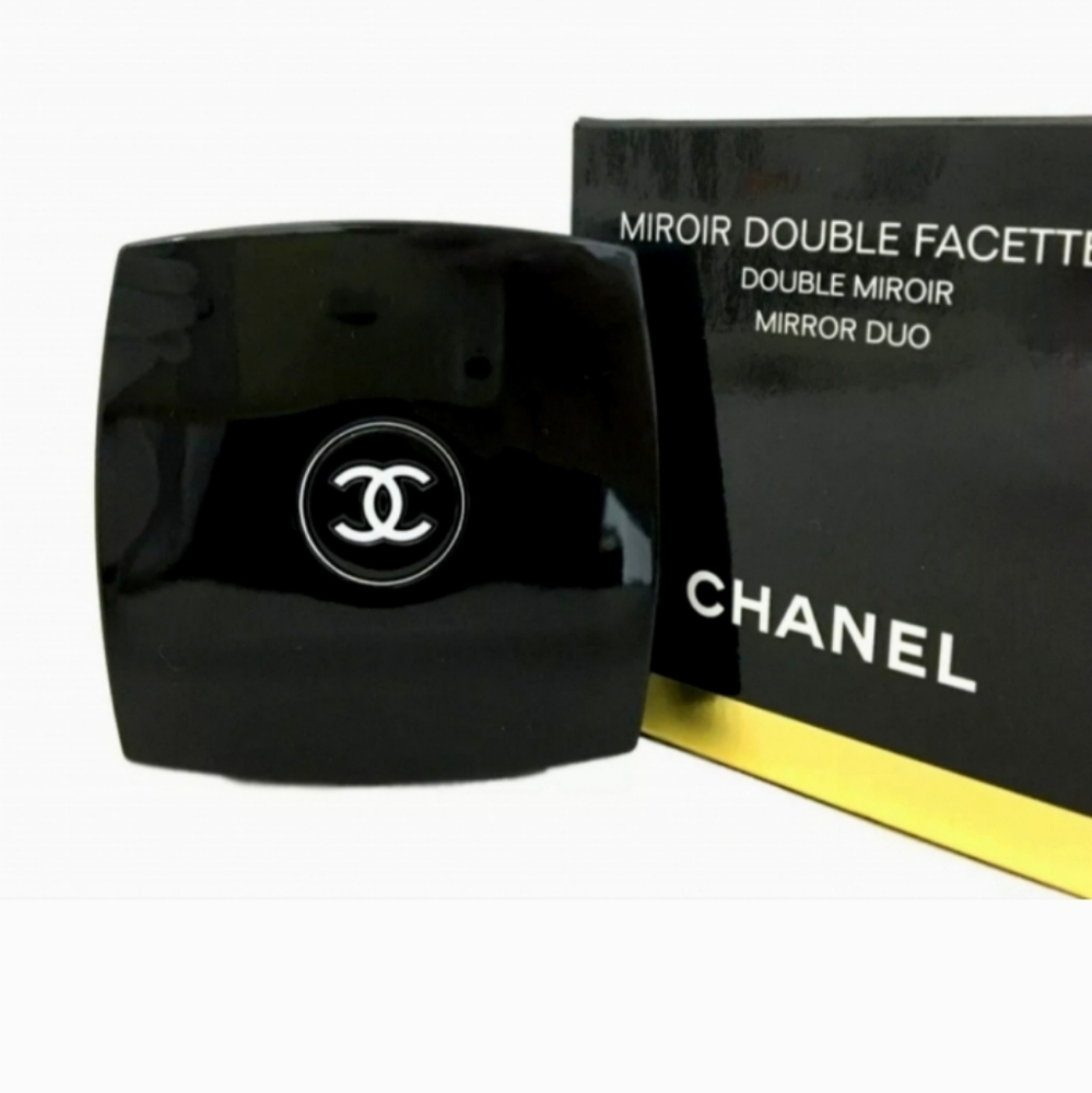 Chanel Compact Mirror - Picture 6 of 6